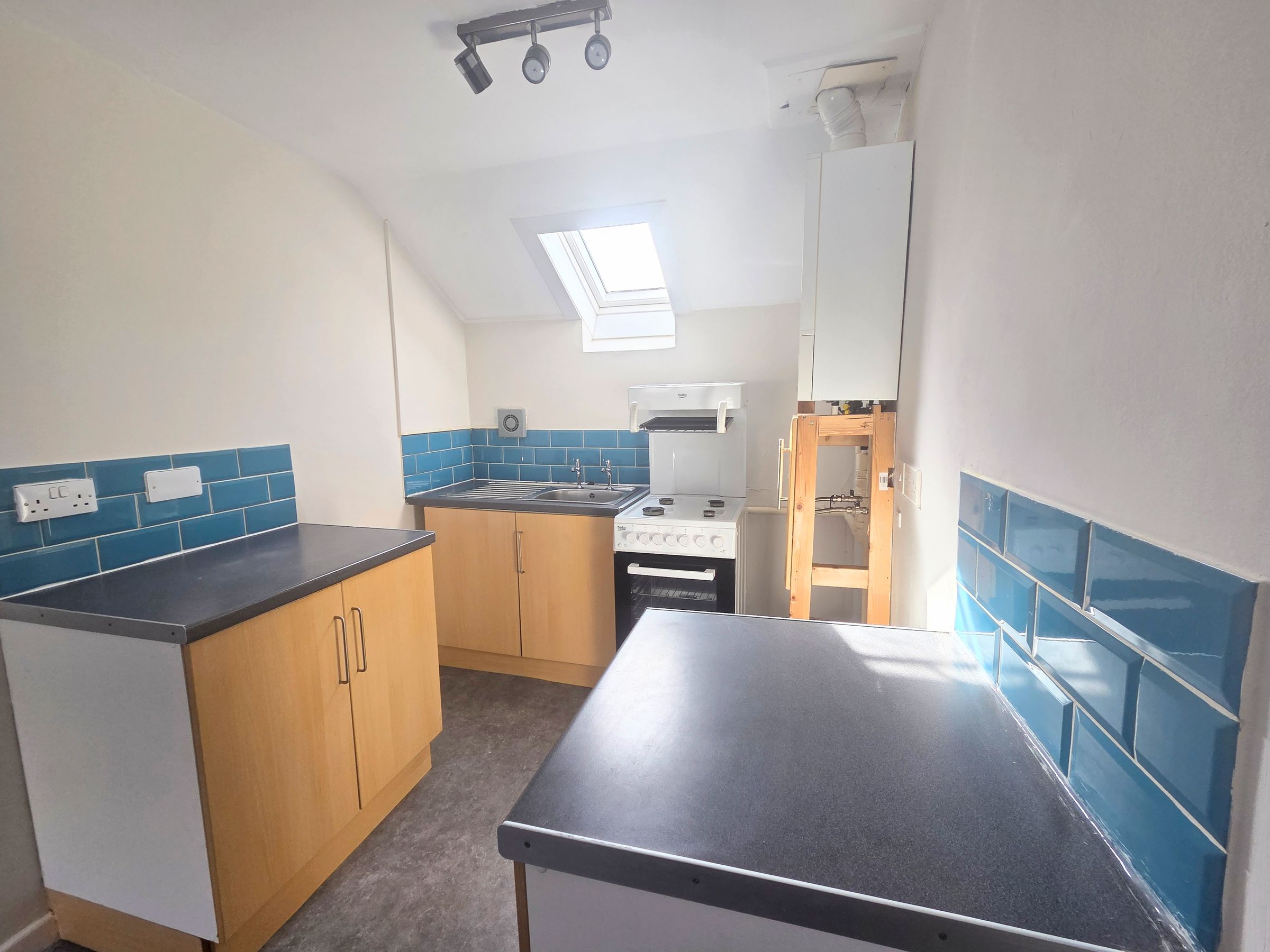 Flat Wyndham Street in Bridgend