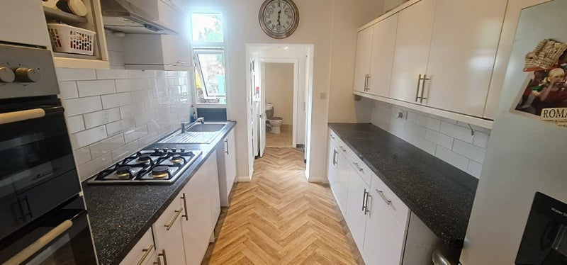 Room Homefield Rise in Greater London