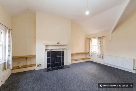 Flat St James Terrace in Leicester