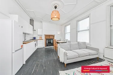 Flat Cotherstone Road in Greater London