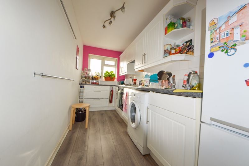 Flat Valentine Court in Waterlooville