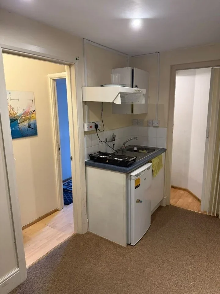 Flat Sheldrick Close in Greater London