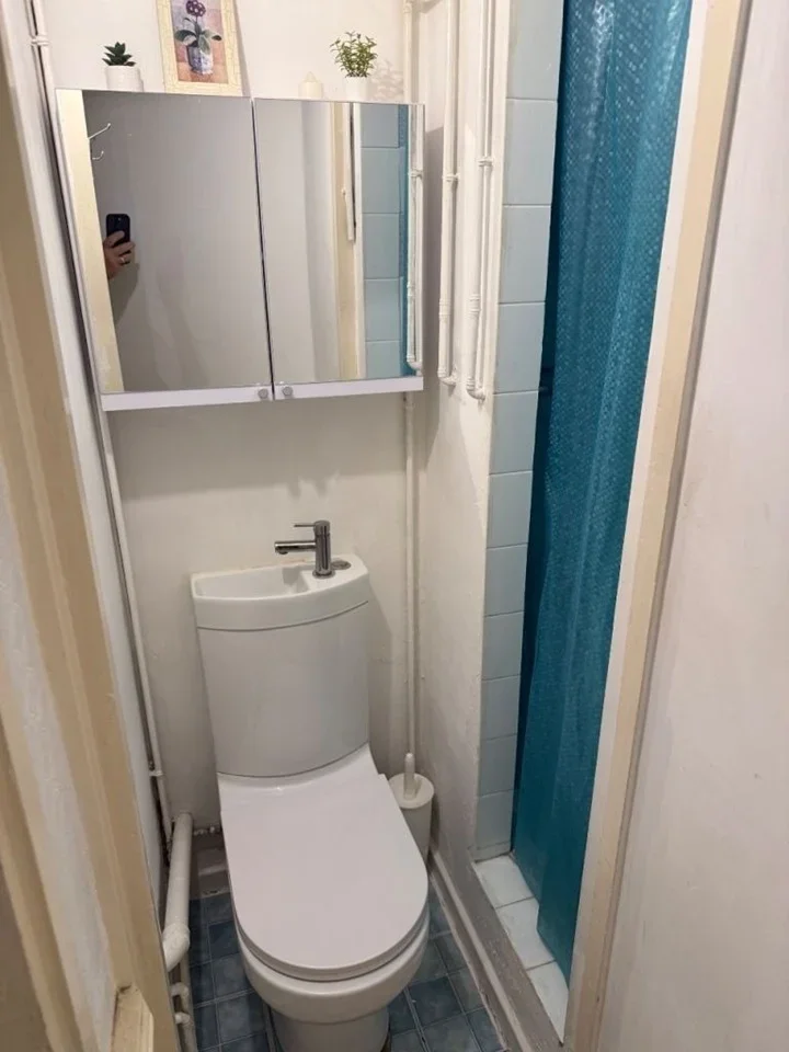 Flat Sheldrick Close in Greater London