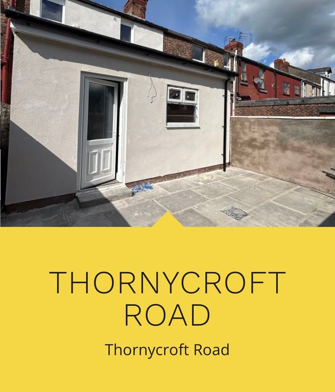 Room Thornycroft Road in Liverpool