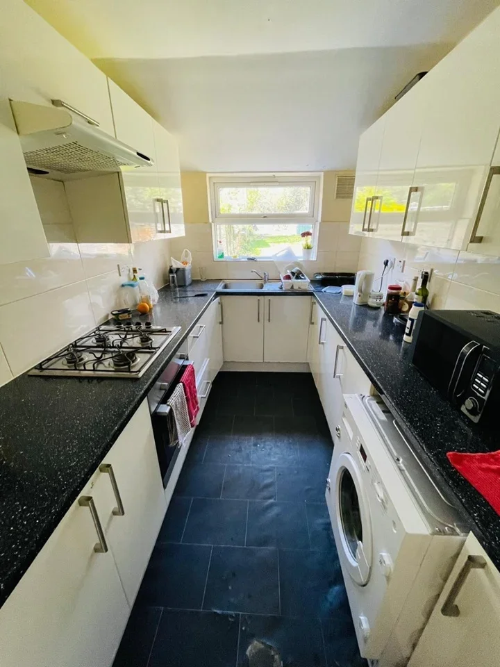 Room Verdant Lane in Greater London