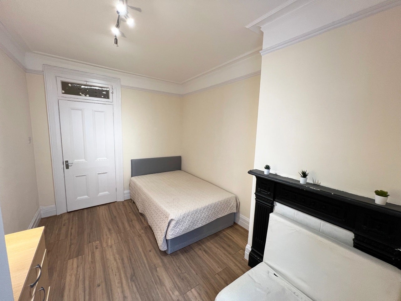 Room Transept Street in City of Westminster