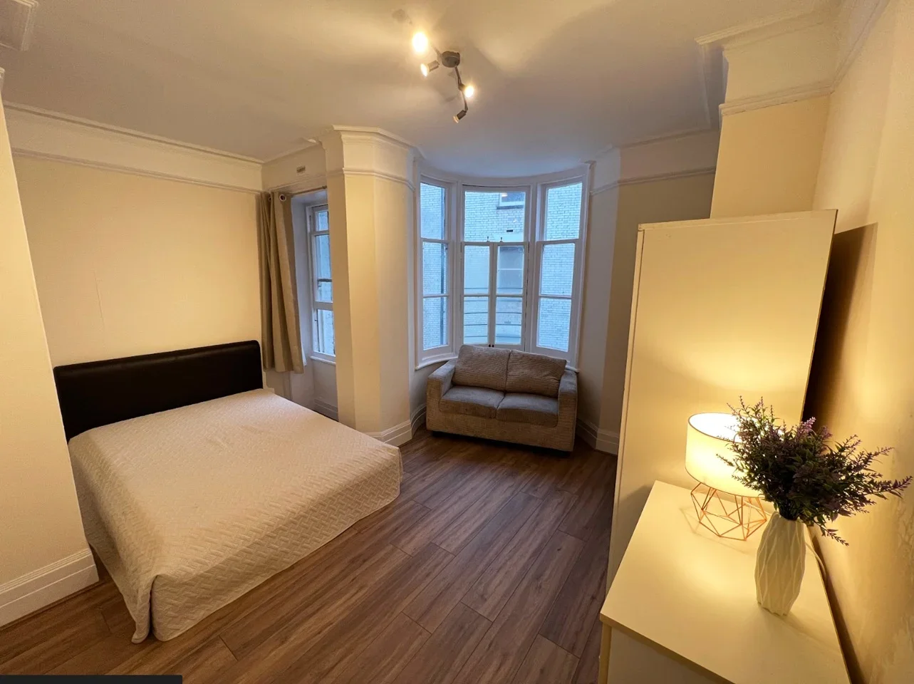 Room Transept Street in City of Westminster