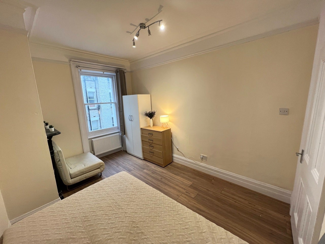 Room Transept Street in City of Westminster