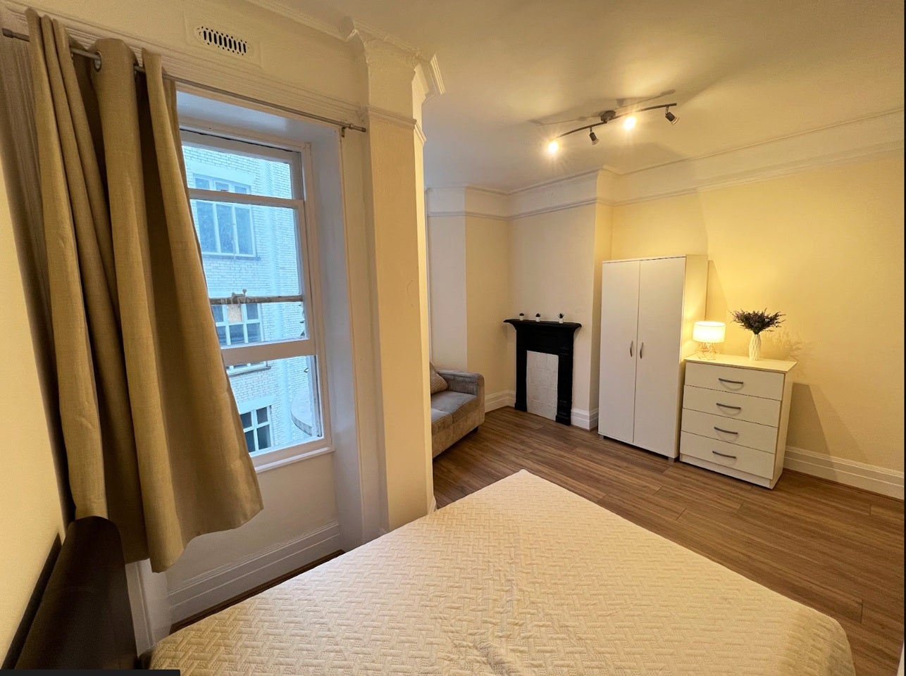 Room Transept Street in City of Westminster