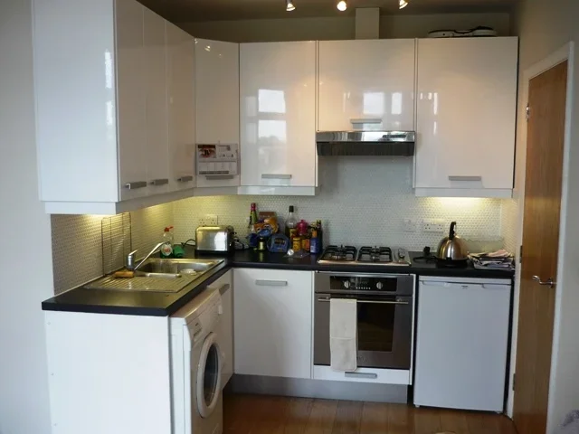 Flat Bedford Hill in Greater London