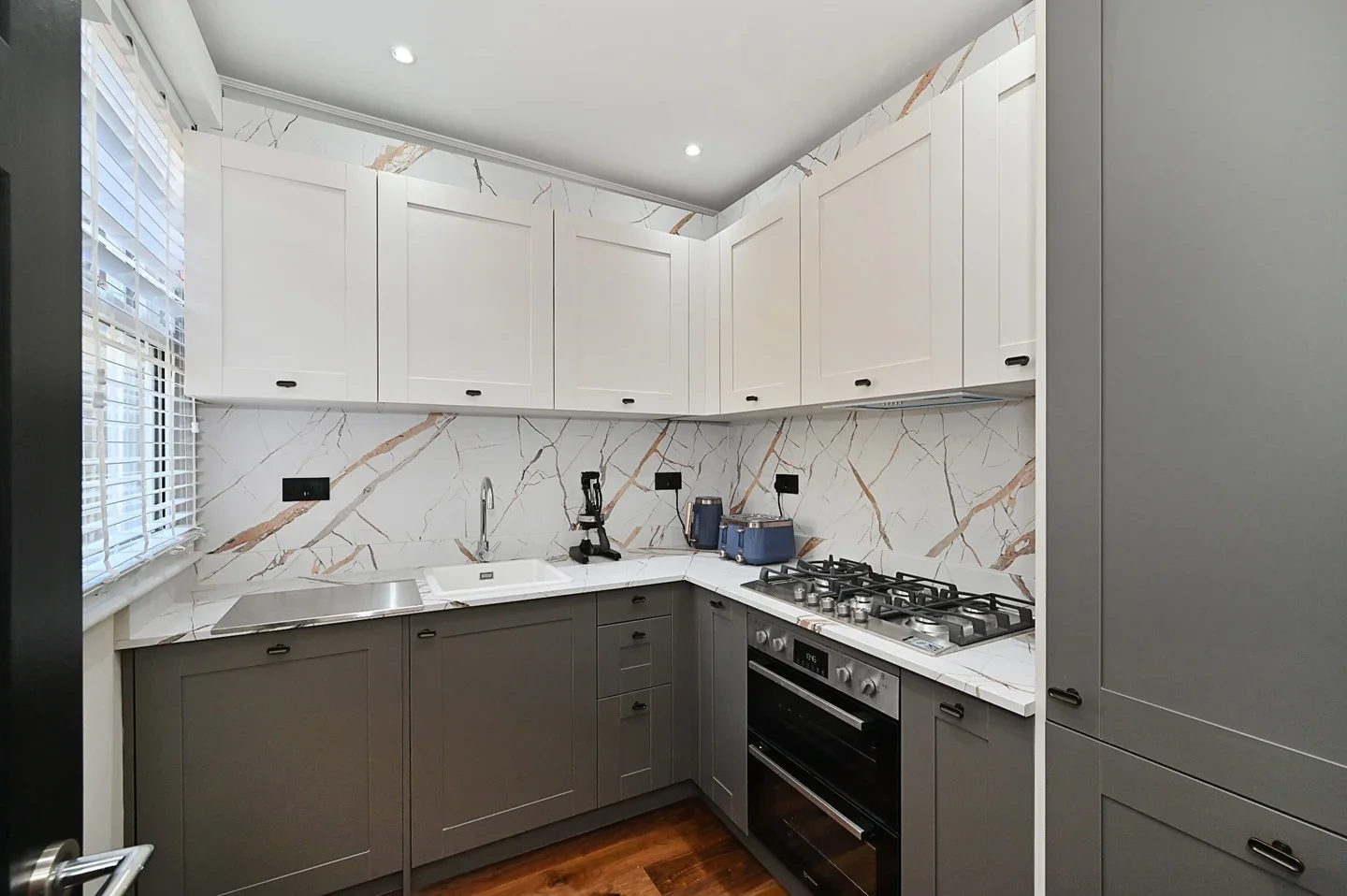 Flat Park Avenue in Greater London