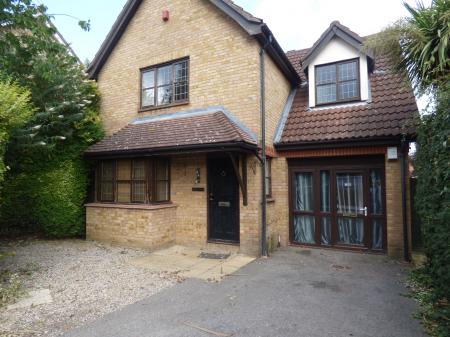 House Yew Close in Basildon