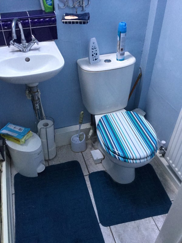 Room Carrfield Avenue in Nottingham