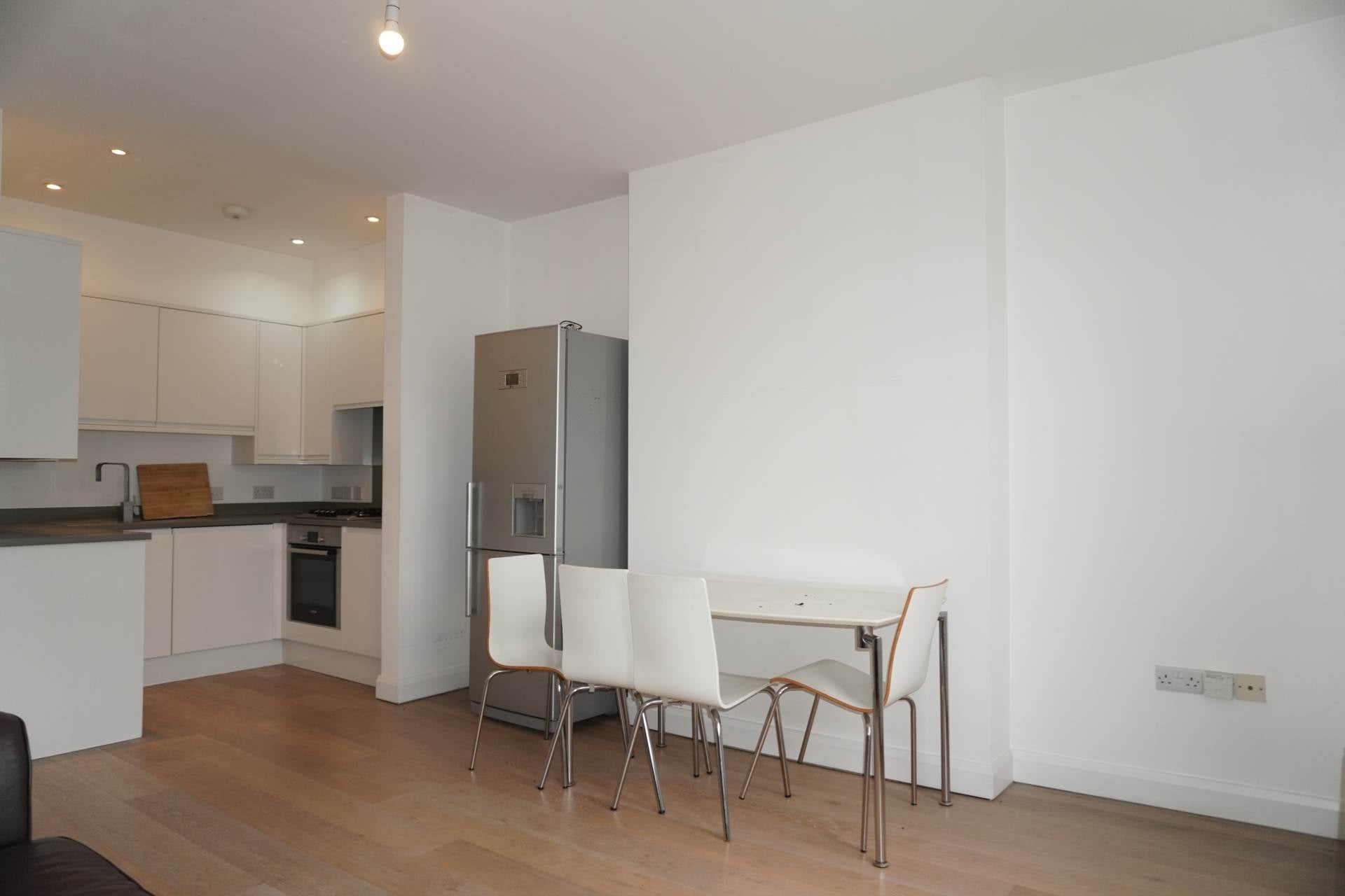 Flat Grange Park in Greater London