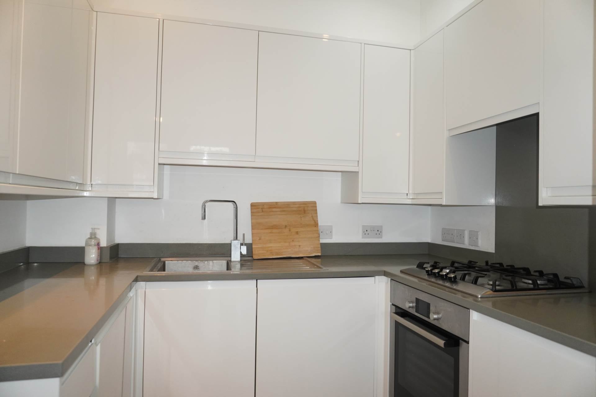 Flat Grange Park in Greater London