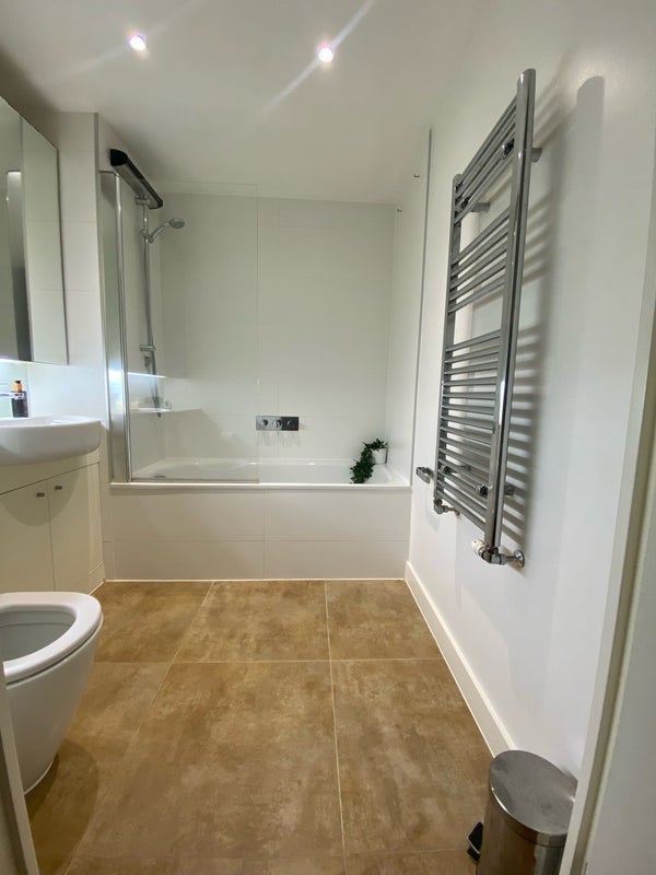 Room Napa Close in Greater London