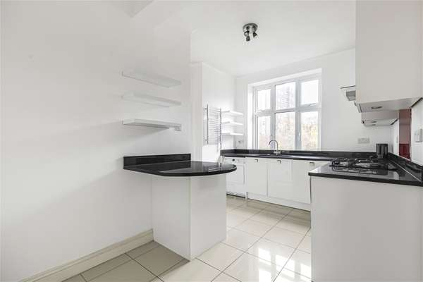 Flat Putney Hill in Greater London