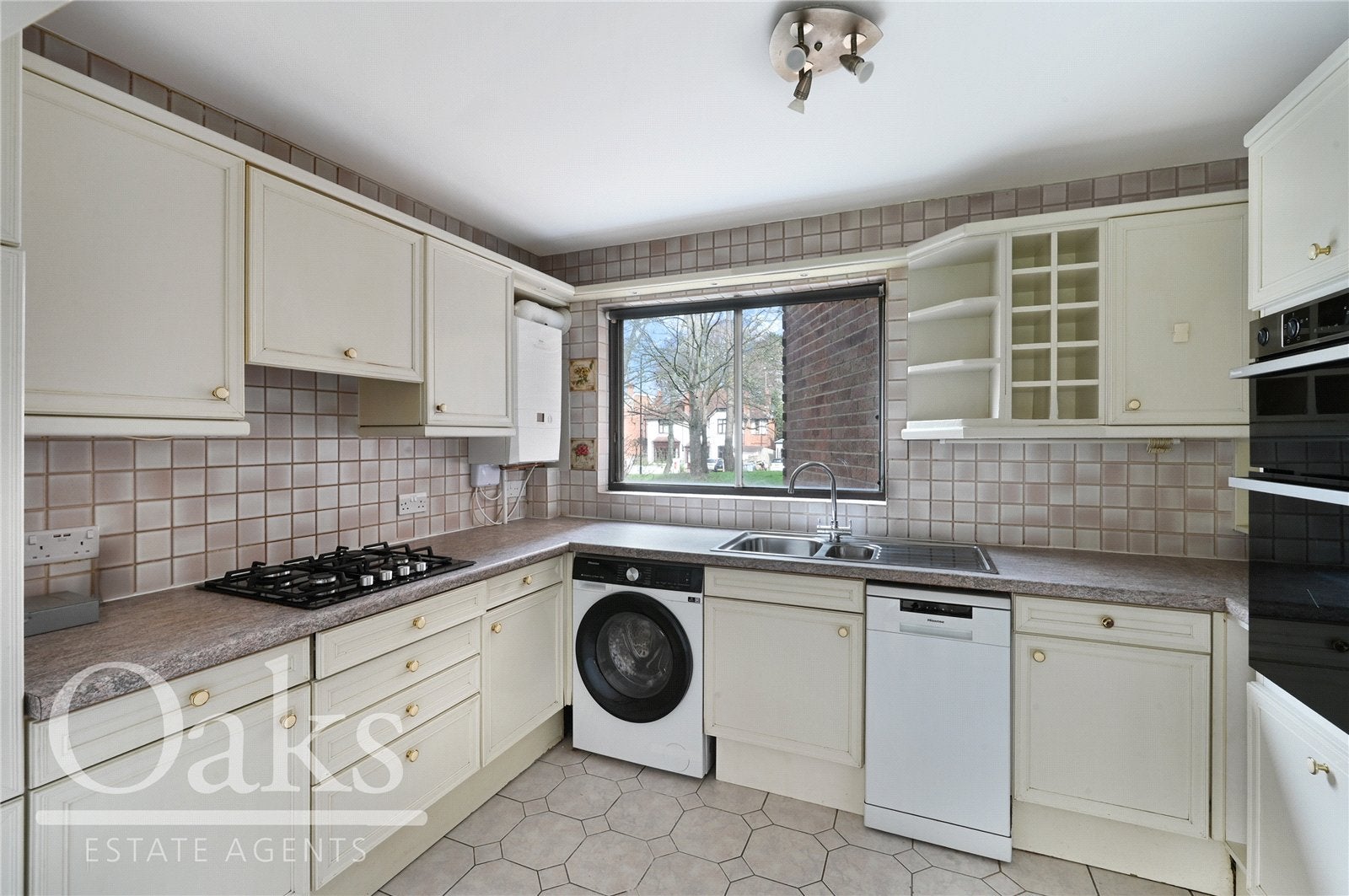 Flat Campion Close in Greater London