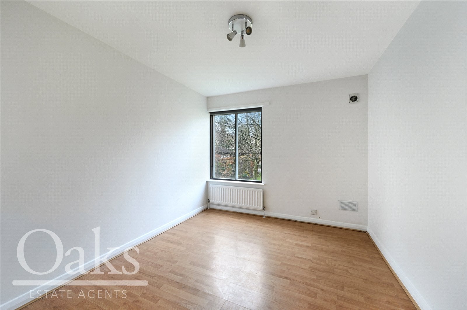 Flat Campion Close in Greater London