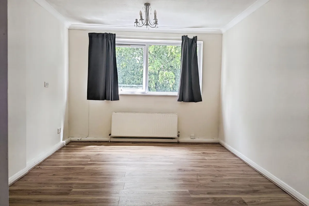 Flat Onslow Gardens in Greater London