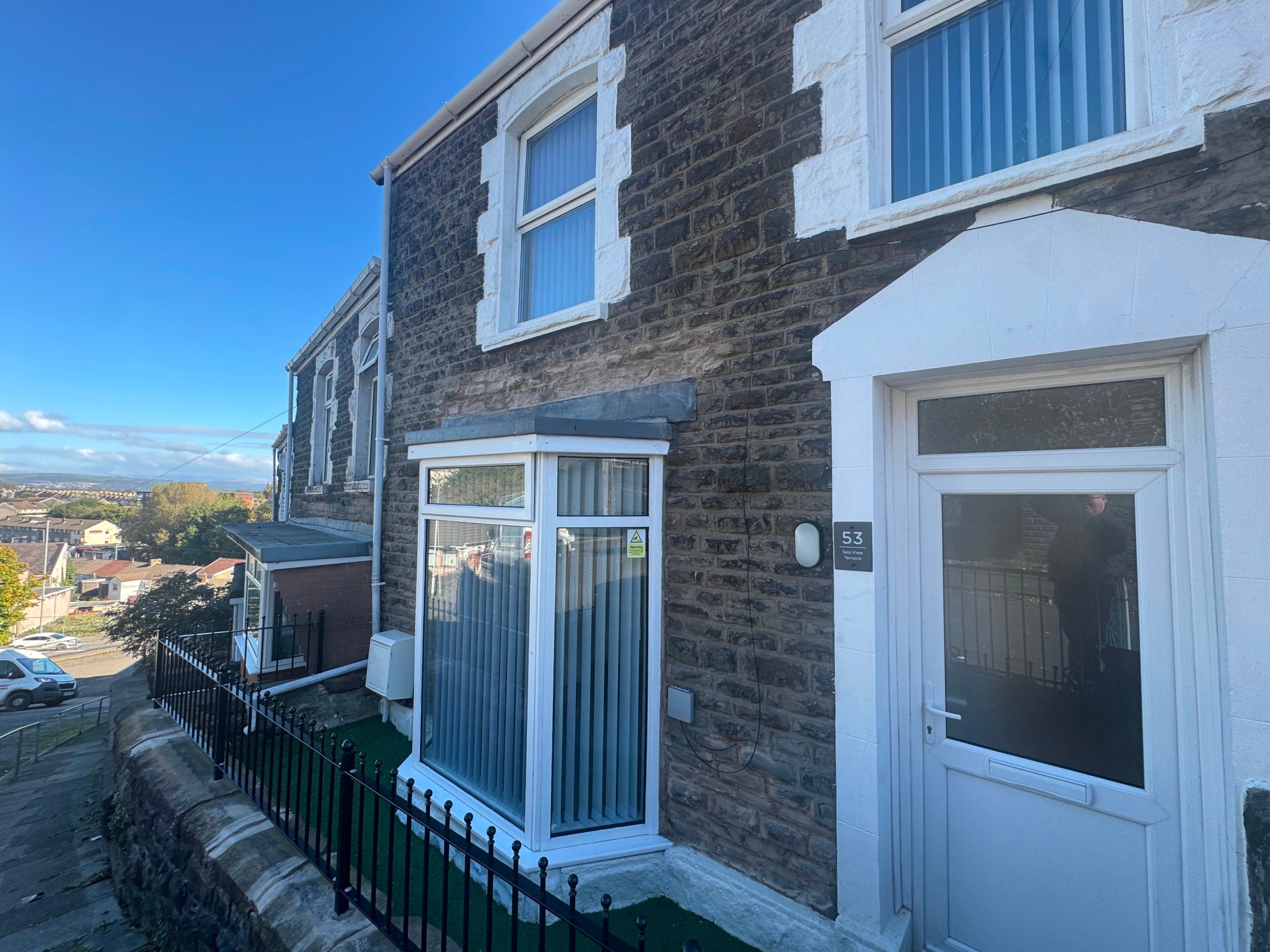 House Seaview Terrace in Swansea