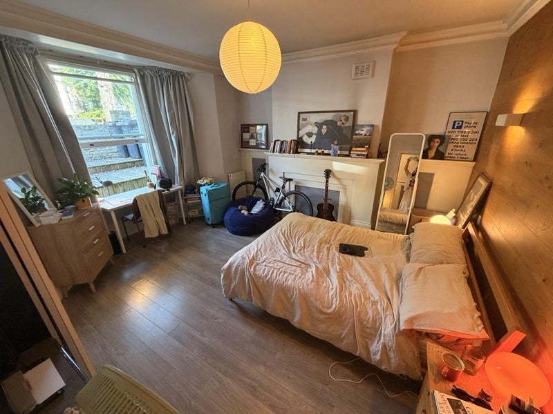 Room Brooke Road in Greater London