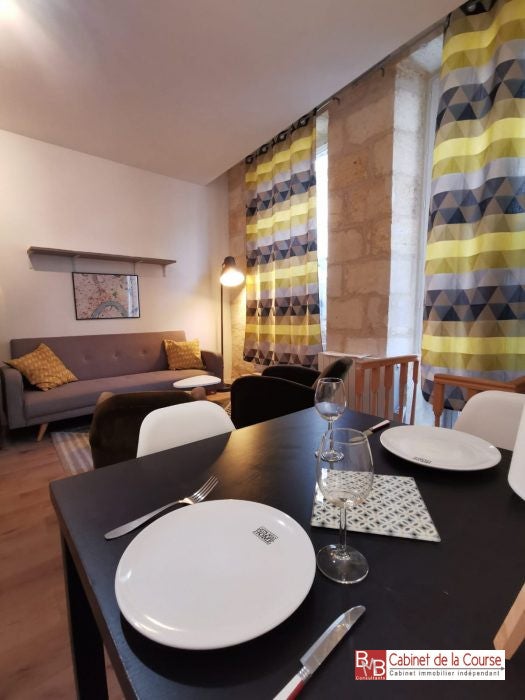 Appartement Rue Jeanne de Lartigues à La Brède