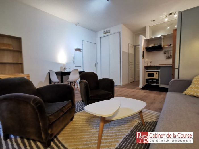 Appartement Rue Jeanne de Lartigues à La Brède