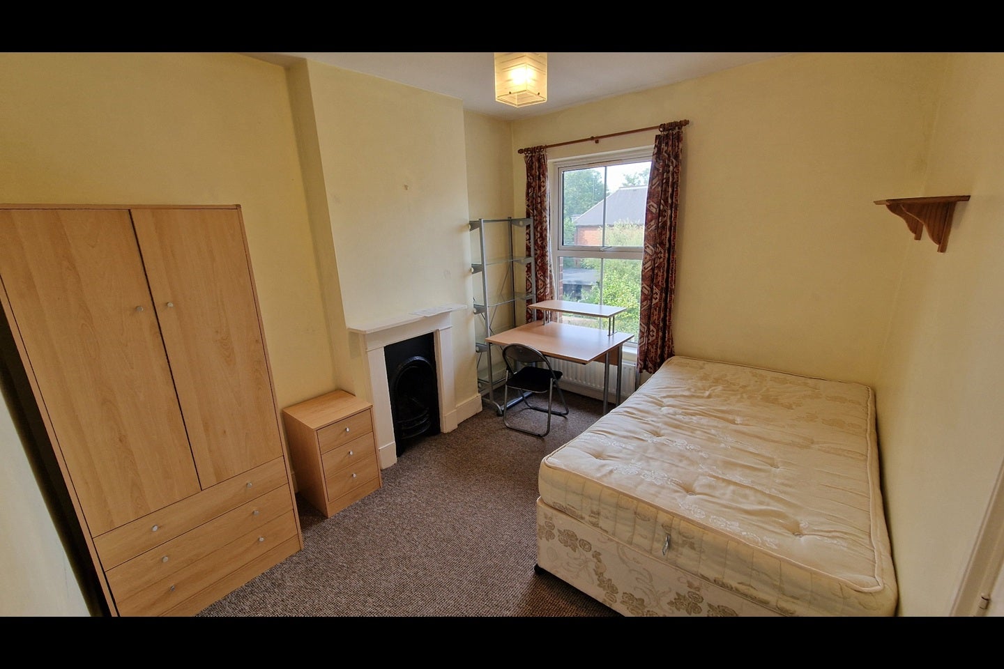 Room Priory Road in Southampton