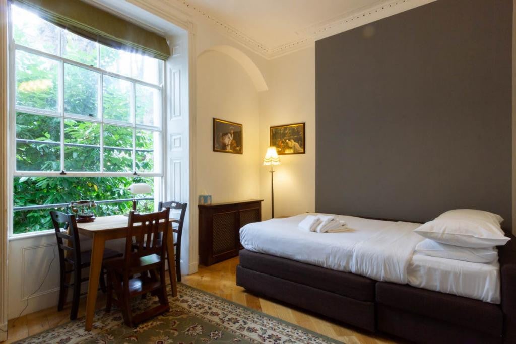 Room Cartwright Gardens in Greater London