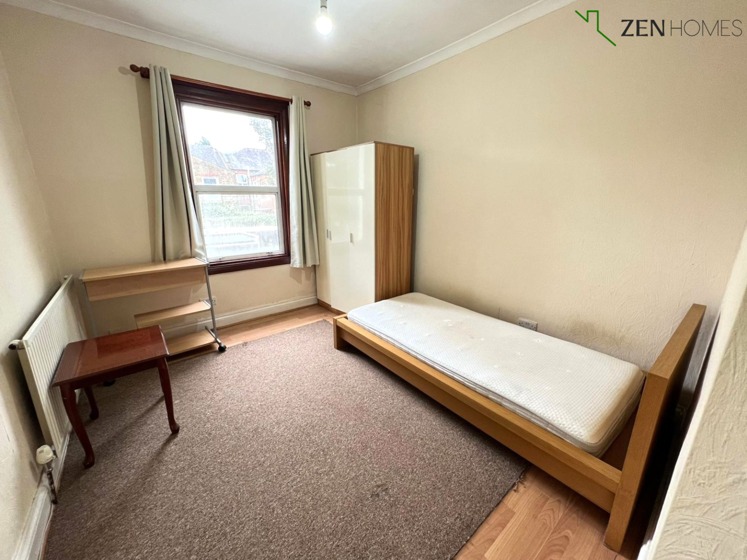 Room Dongola Road in Greater London