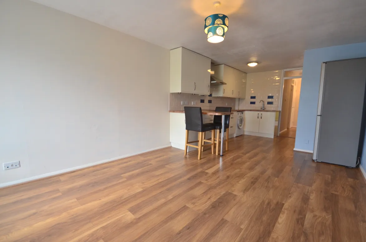 Flat Marlborough Road in Gillingham