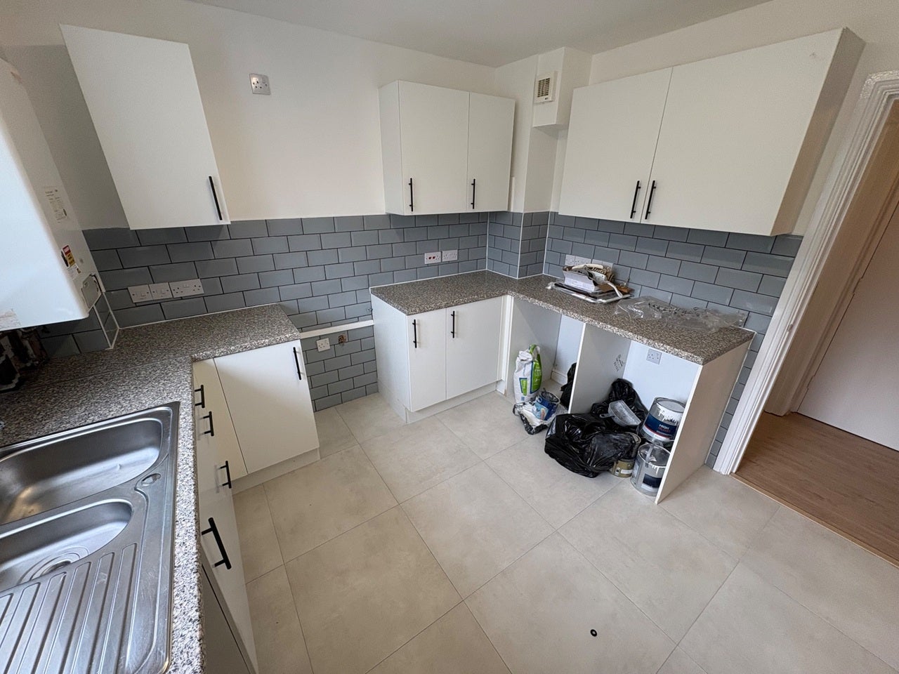 Flat Parkside Crescent in Greater London