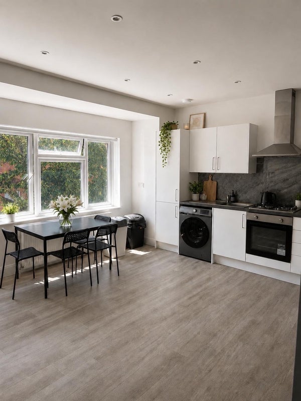 Room Seaford Road in Greater London