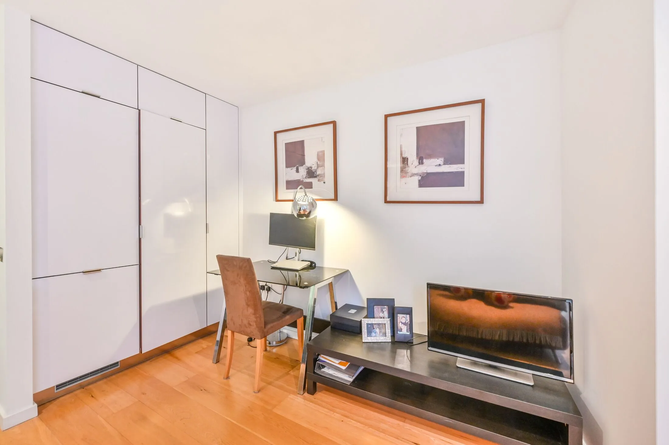 Flat Fairmont Avenue in Greater London
