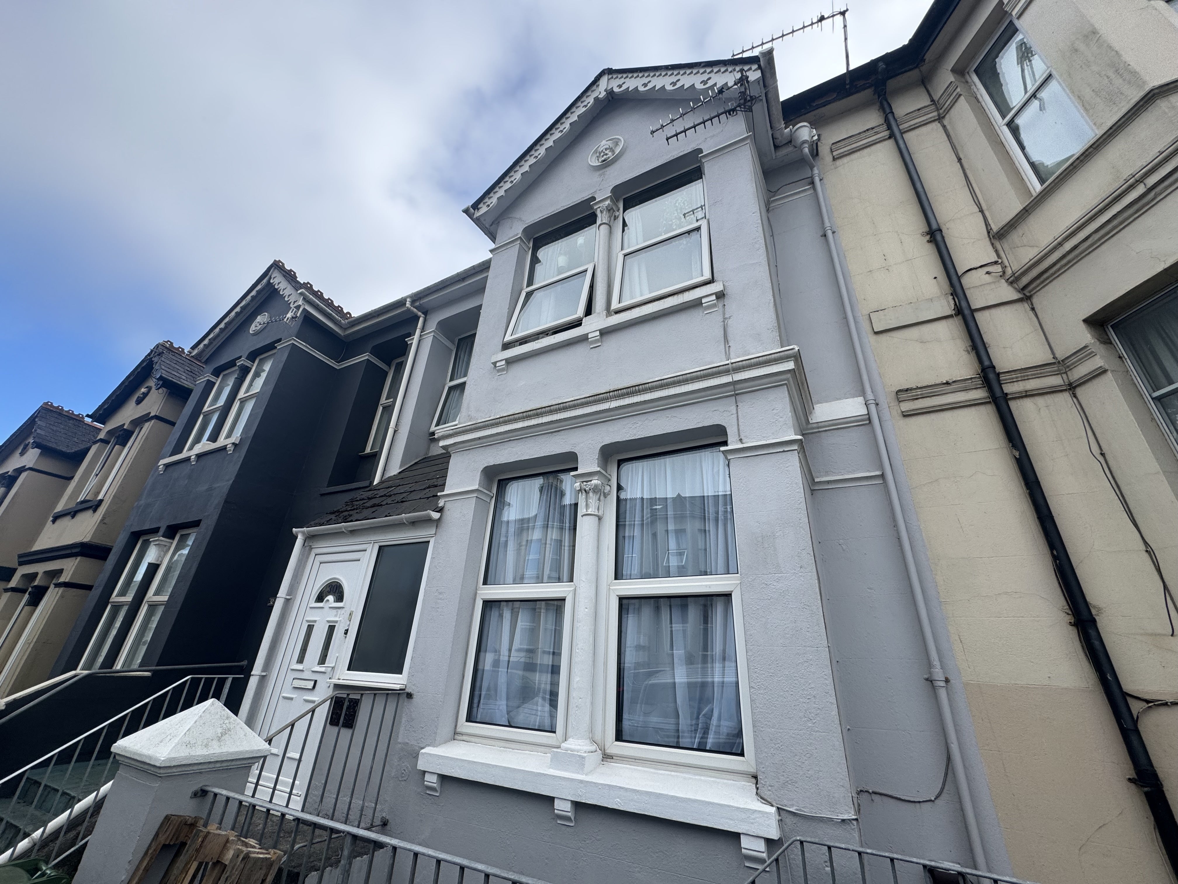 Flat Holkham Lane in Plymouth