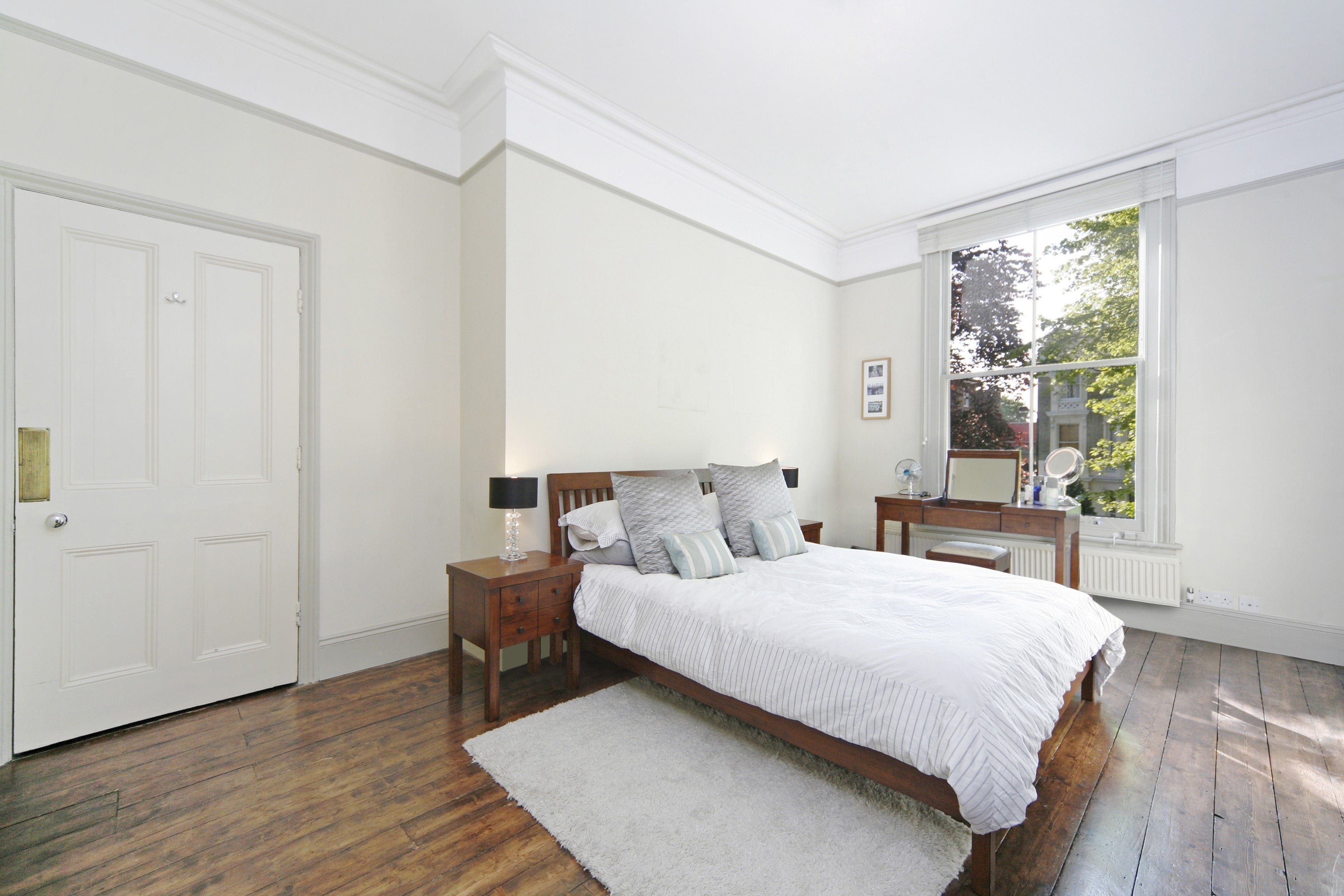Flat Cambridge Gardens in Greater London