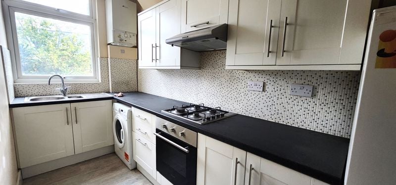 Flat Whittington Road in Greater London
