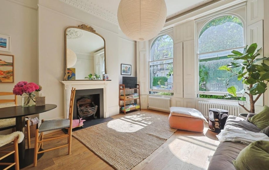 Flat Leamington Road Villas in London