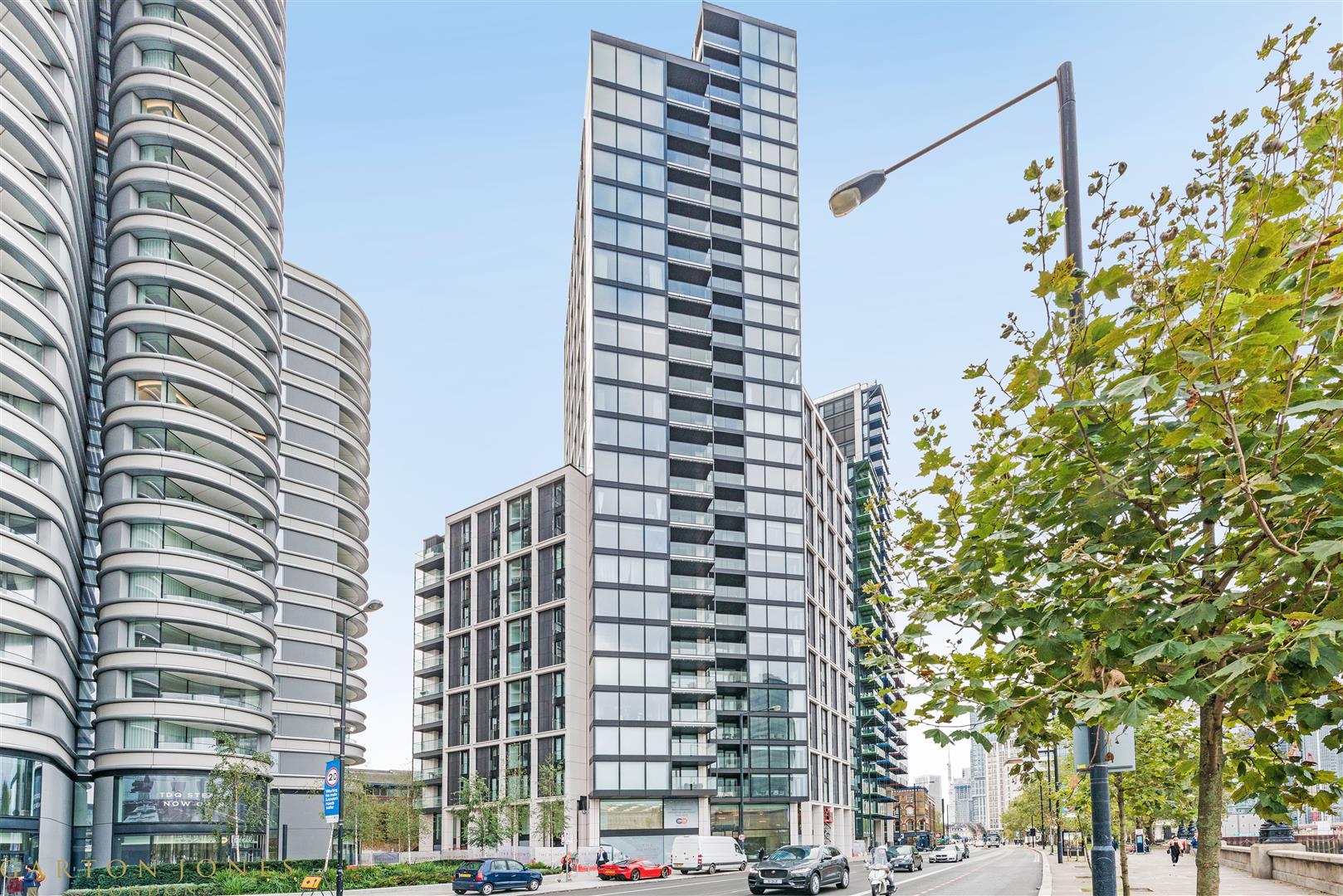 Flat York Road in Greater London