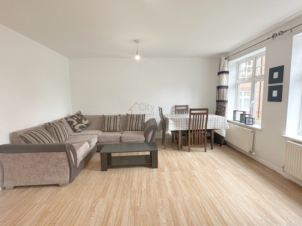 Flat Perry Road in Nottingham