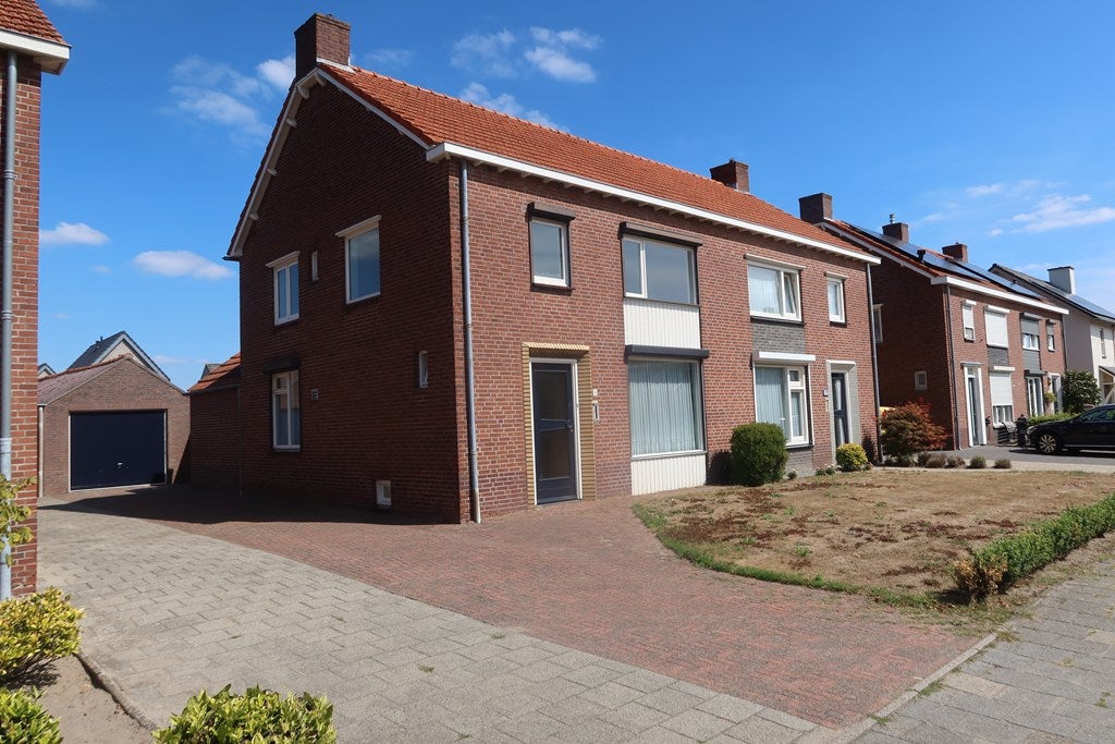 Huis Meidoornstraat 9 in Budel