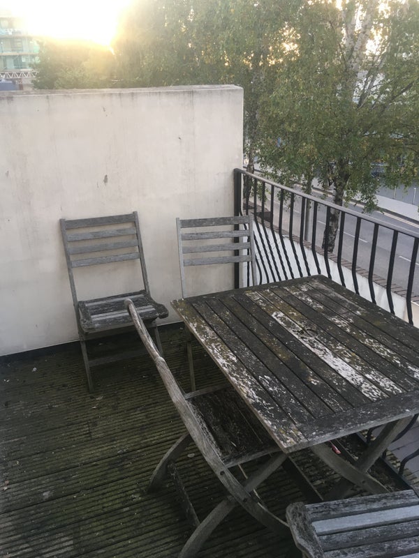 Room Mossbury Road in Greater London
