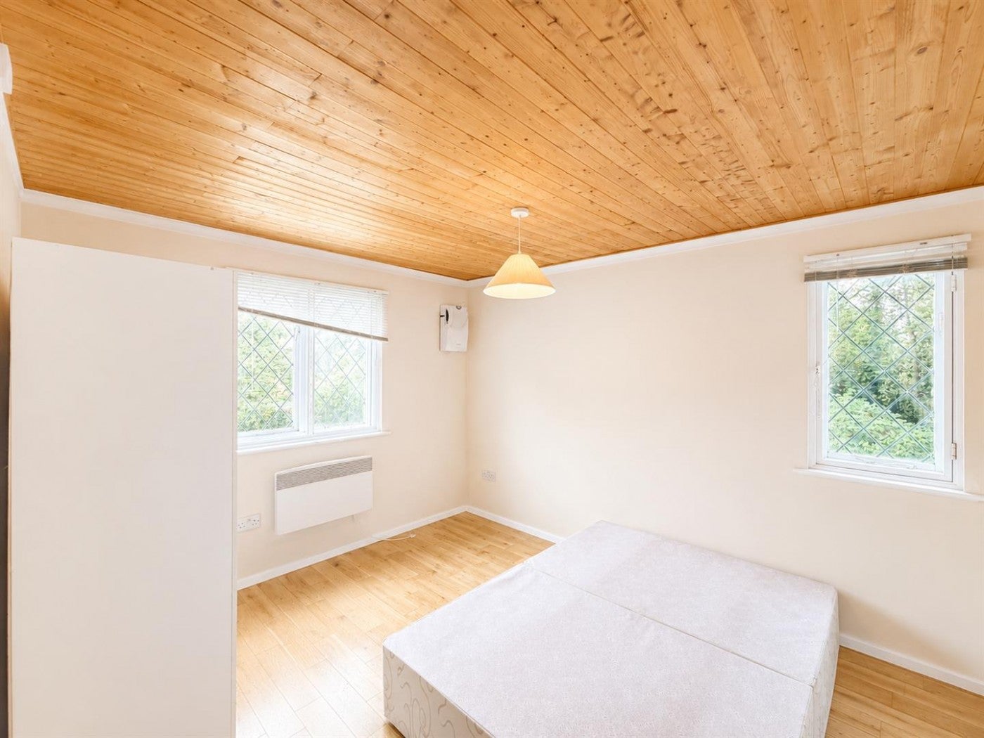 House Hawthorn Close in Greater London