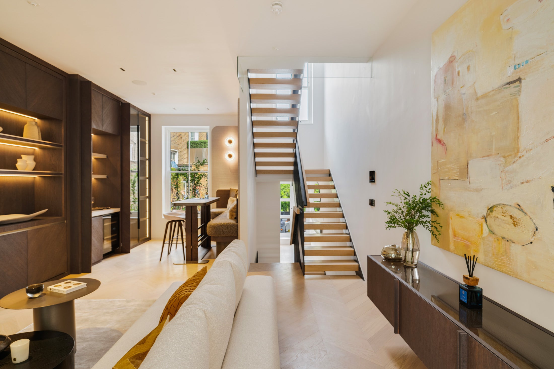 House Berkeley Gardens in Greater London
