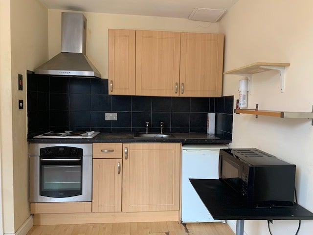 Flat Curzon Avenue in Manchester