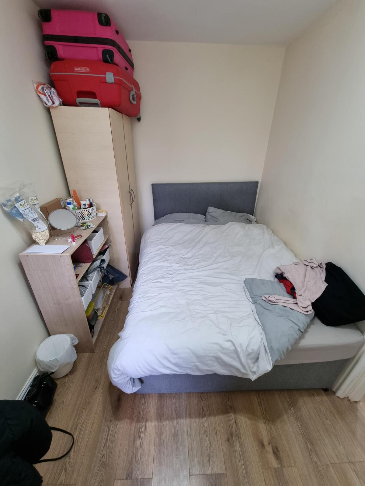 Flat Curzon Avenue in Manchester