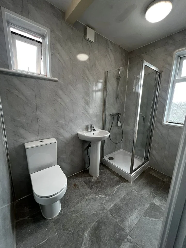 Flat Wickham Road in Greater London