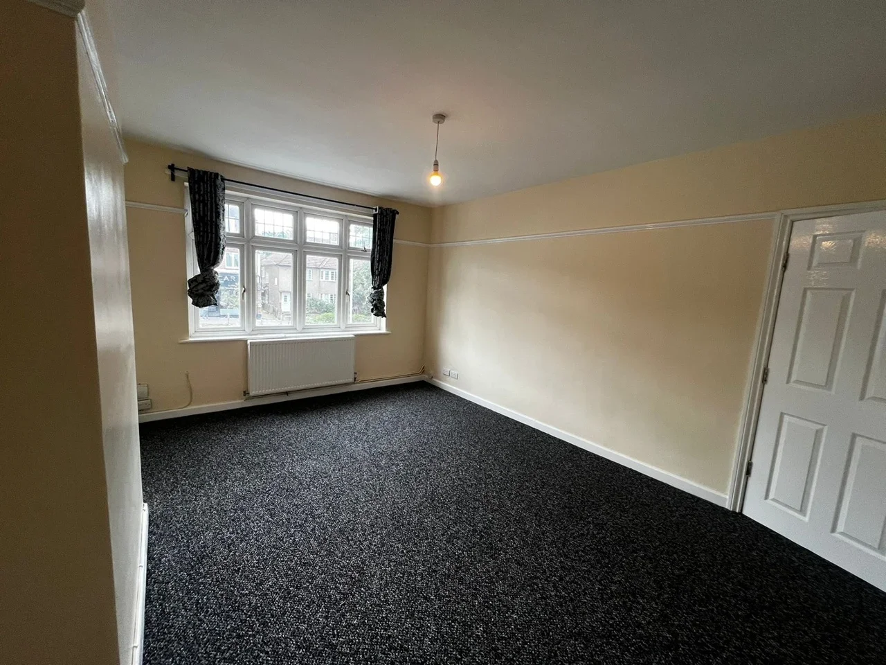 Flat Wickham Road in Greater London