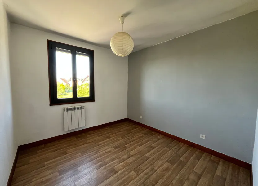 Appartement Rue du Colonel du Garreau de la Mechenie à Saint-Yrieix-la-Perche